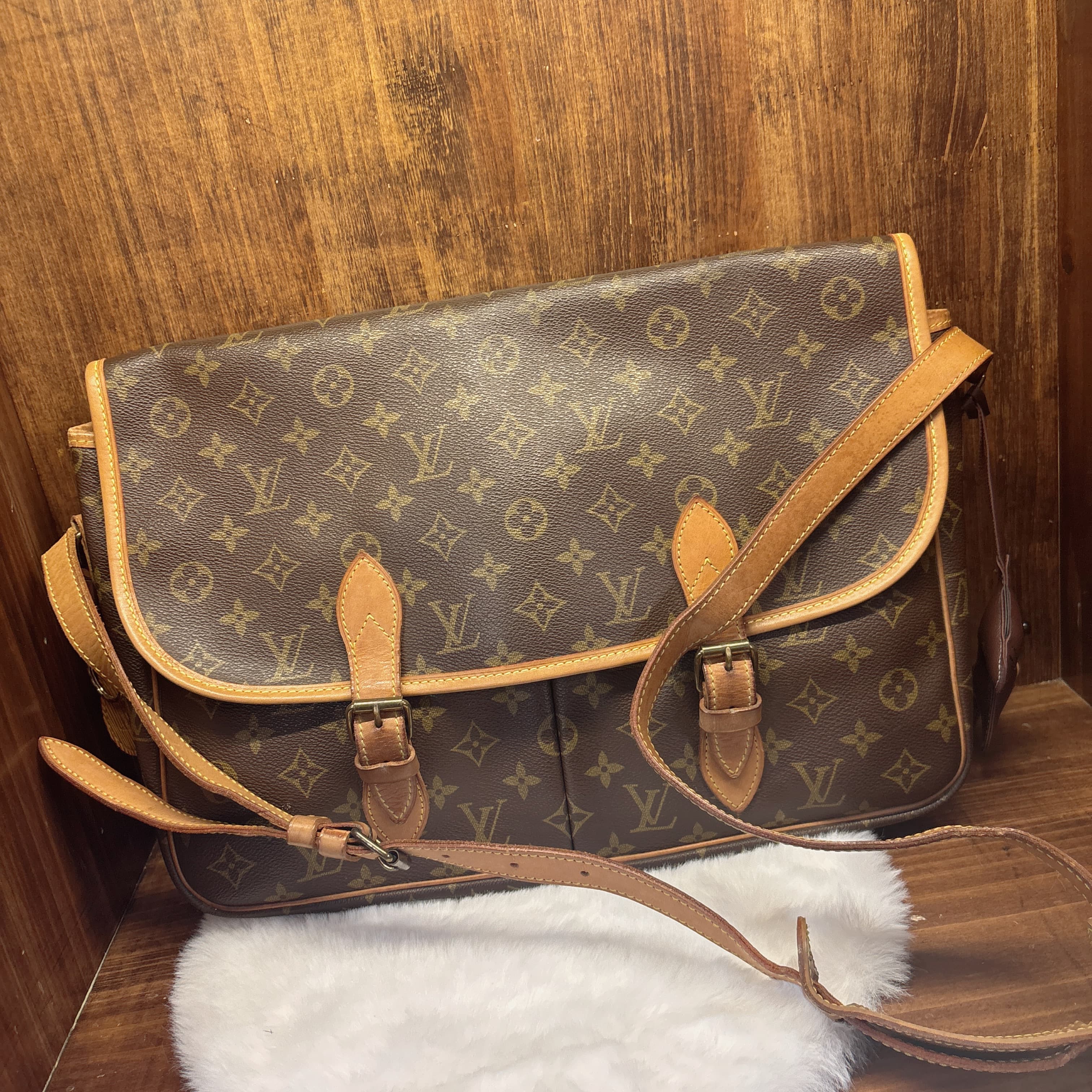 LV 郵差包